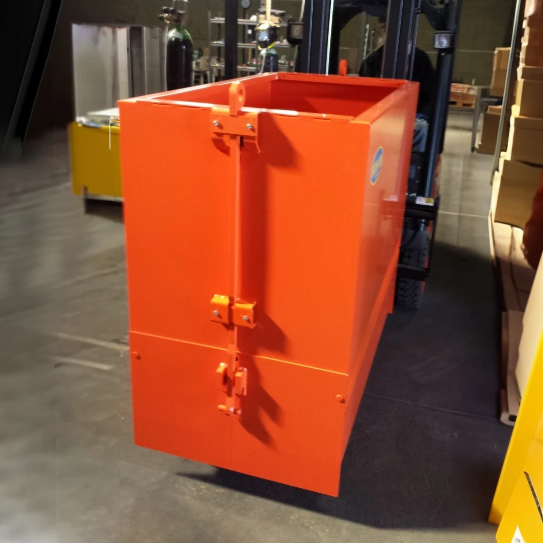 Get your bottom-emptying tipping container with a crossbar