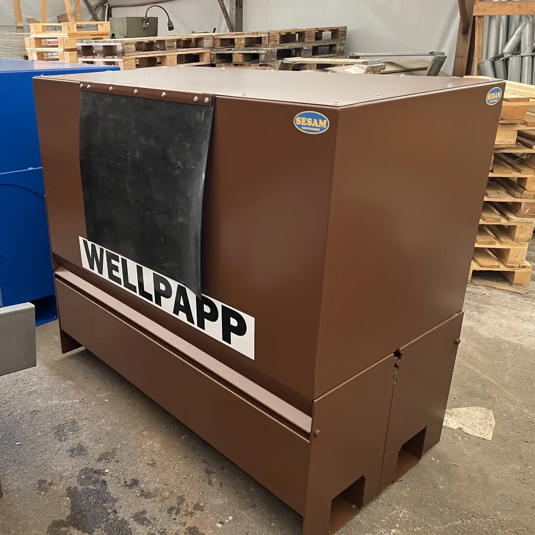 Equip your tipping container with a bolted sheet metal lid